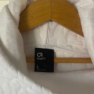 GAP FIT Soft White Quilted Hoodie